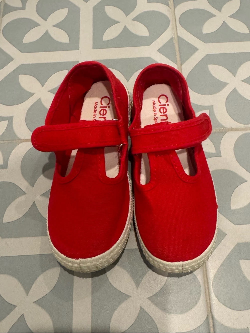 Cienta Red Canvas Mary Jane T-Strap Toddler Shoes